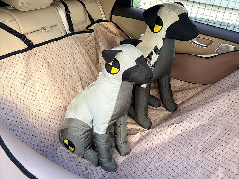 Super practical dog mat for cars, a must-have item for travel